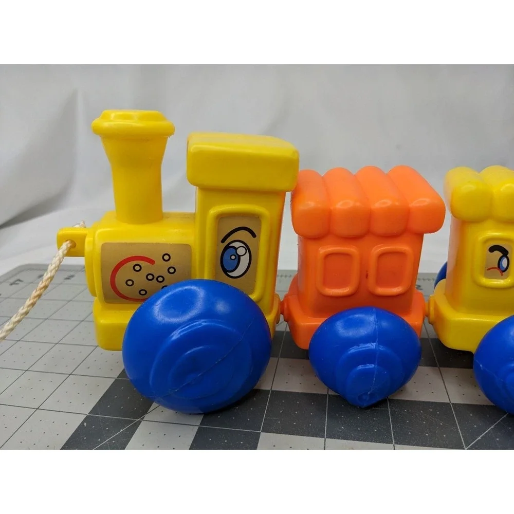 Blow‎ Mold Train Pull Toy Cars Caboose Whistle 5 Inch Tall